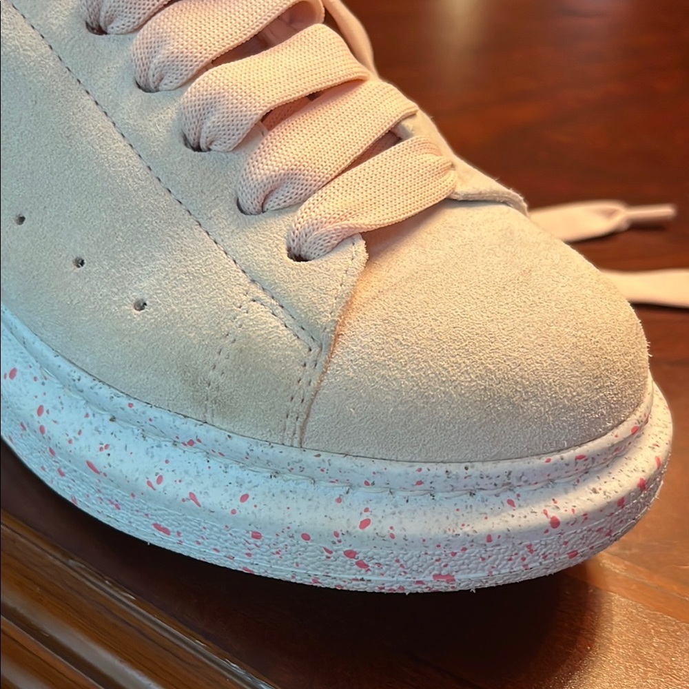 Alexander McQueen Women's Pink and Cream Sneakers - Picture 6 of 8